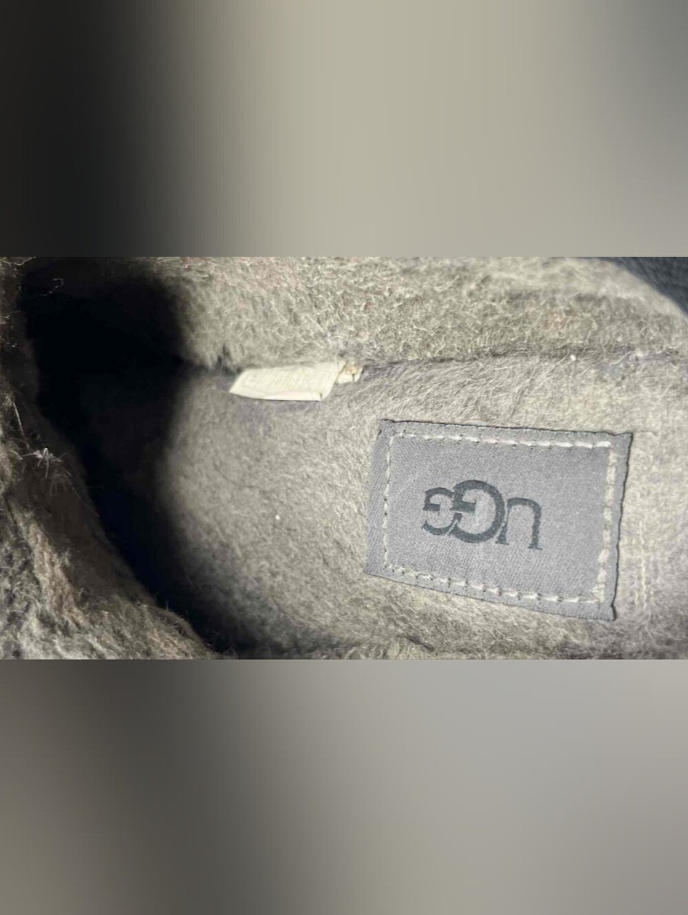 UGG Wmns Classic 'Black' Slippers Size 9 Used Great - Picture 7 of 9